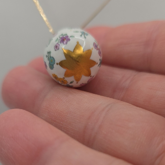 Vintage Franklin Mint THE FLOWERS OF SPRING Enamel Easter Egg Necklace - Picture 5 of 8